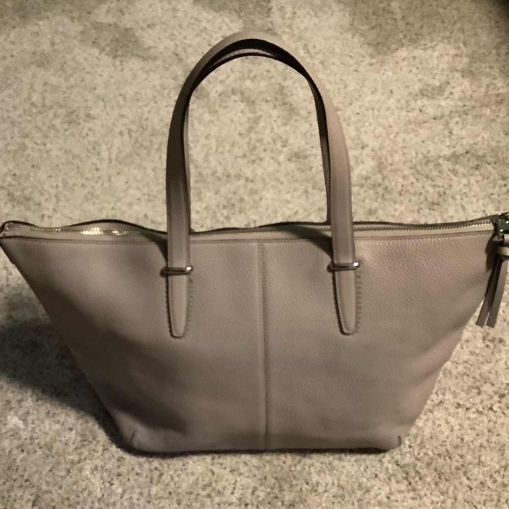 Coach Bleeker tote EUC #J1381-27930 Like New condition!